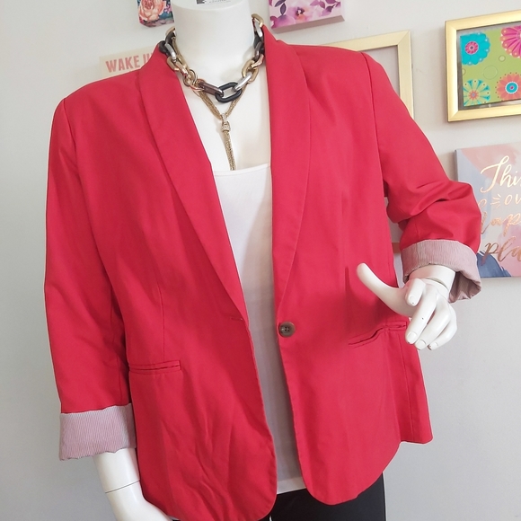 Blazer - Picture 3 of 3